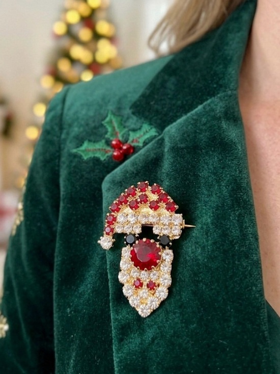Jewelry - Vintage 90s Rhinestone Santa Brooch Pin Gold Tone Red Clear Stones Christmas